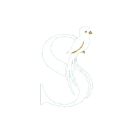 SkyQuetz Consulting — quetzal en oro, monograma de marca